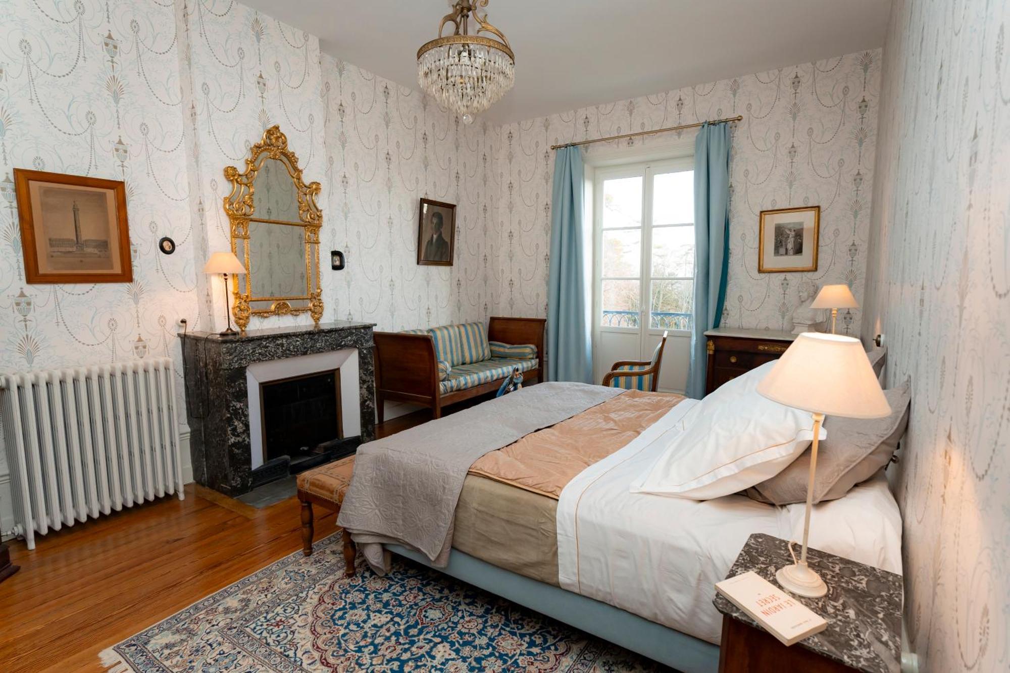 Domaine De Montclair Bed and Breakfast Pommiers  Exteriör bild